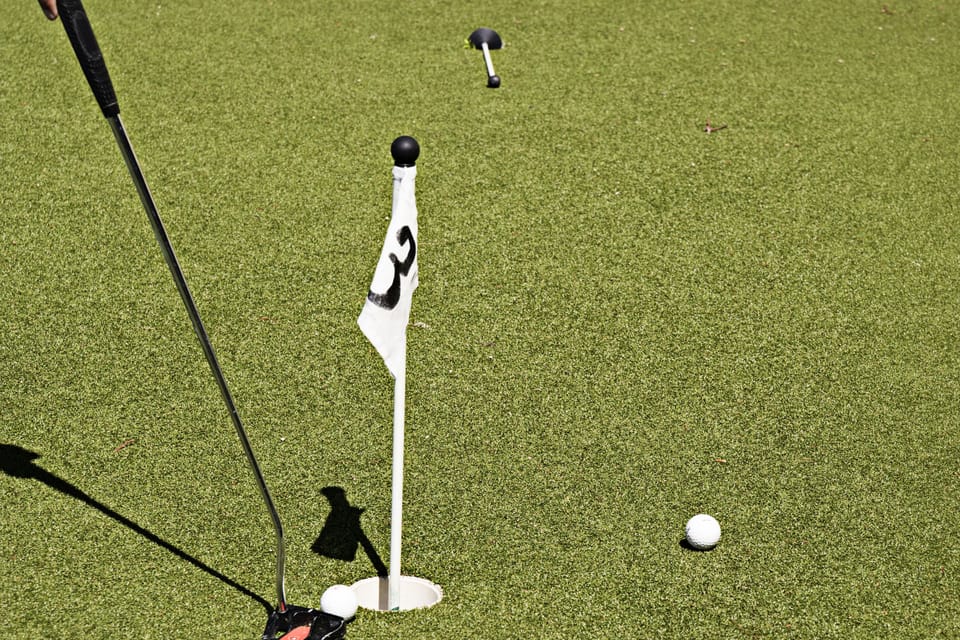 Mini-golf