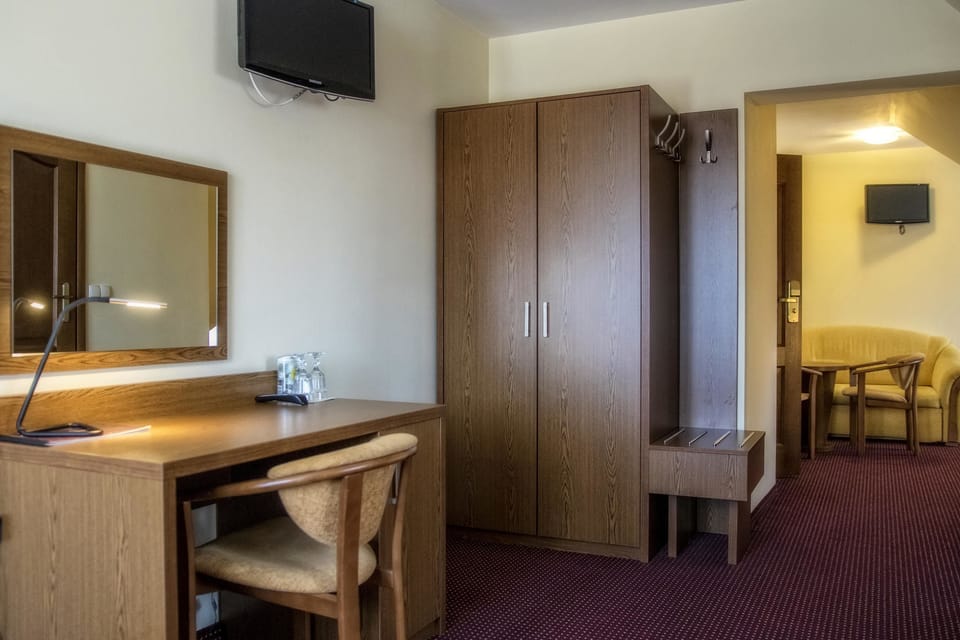 Family Room, Balcony | Room amenity