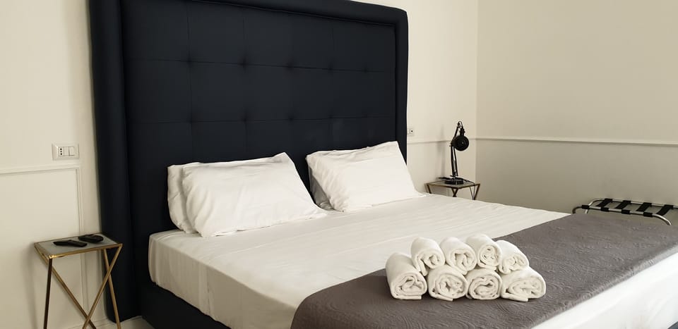 Family Suite | Bathroom | Free toiletries, hair dryer, slippers, towels