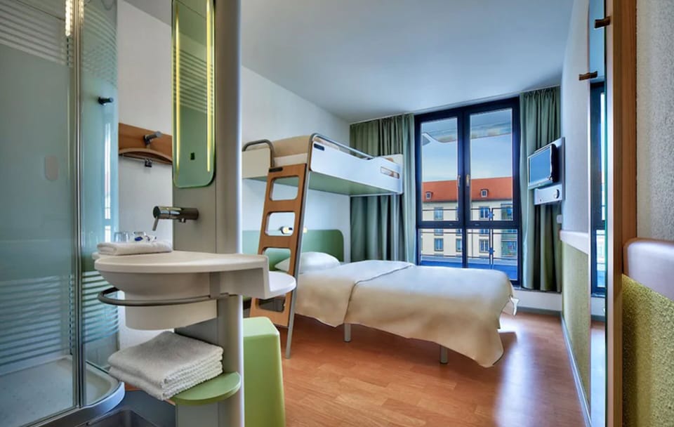 Standard Room, 1 Double Bed | Desk, blackout drapes, soundproofing, free WiFi