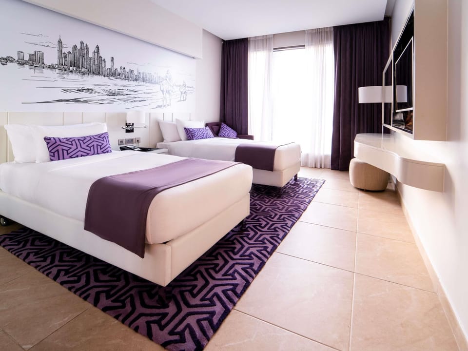 One-Bedroom Suite City View Twin Bed next to Metro Station | 1 bedroom, minibar, in-room safe, individually furnished