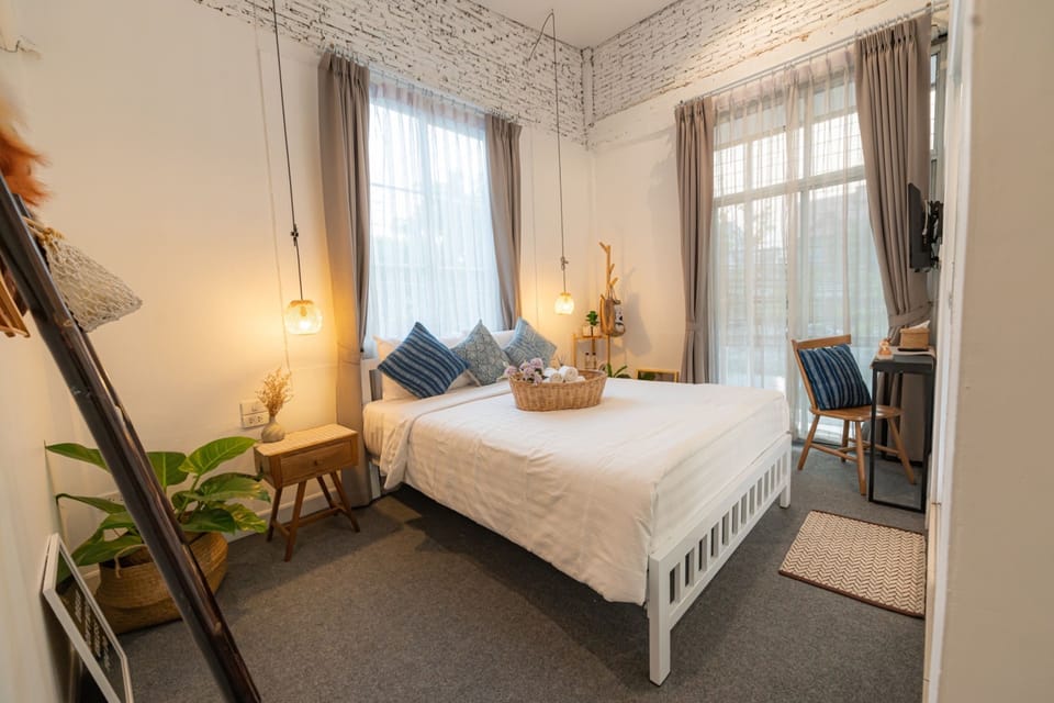 Double Room, City View | Desk, blackout drapes, free WiFi, bed sheets