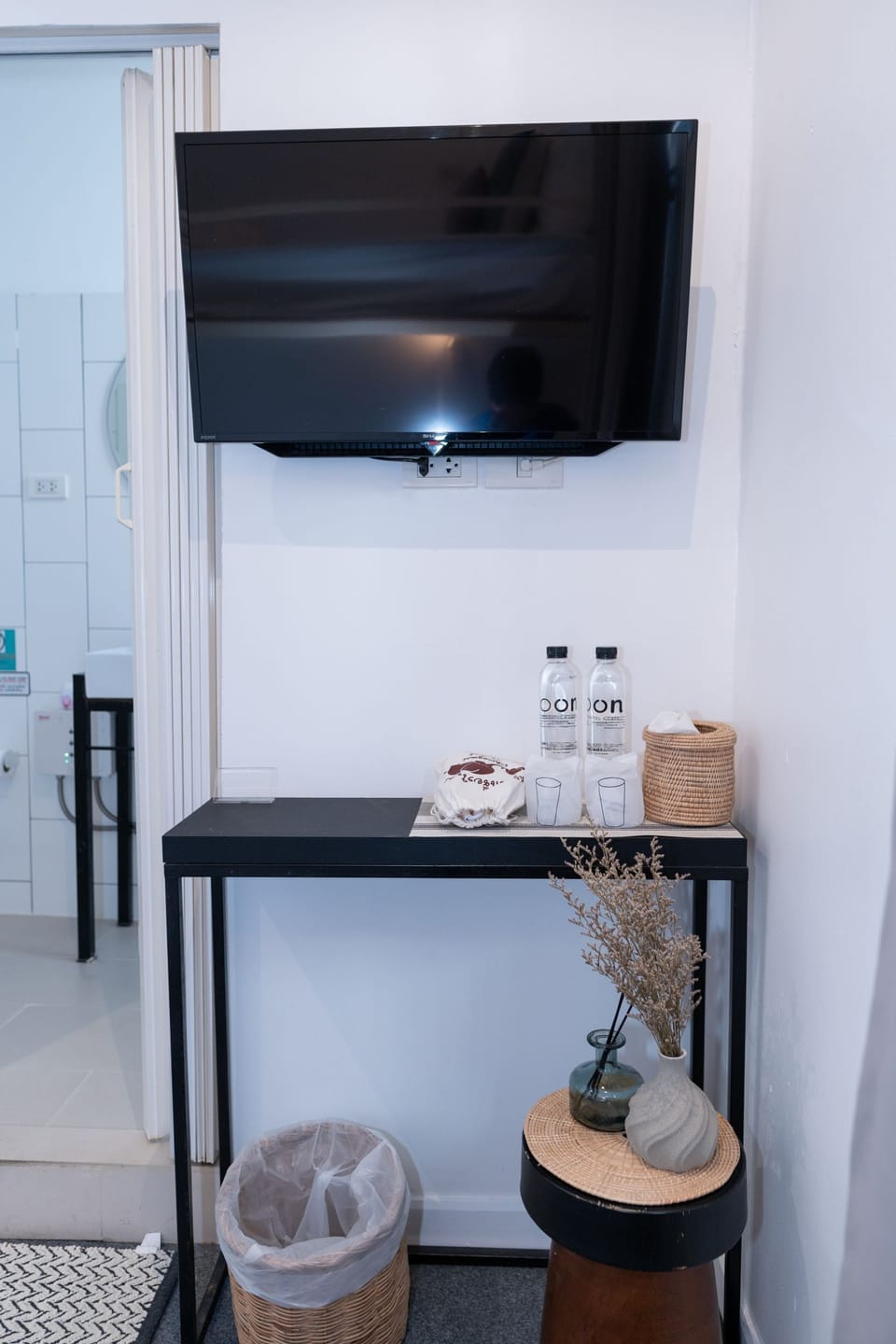 Economy Twin Room | Desk, blackout drapes, free WiFi, bed sheets
