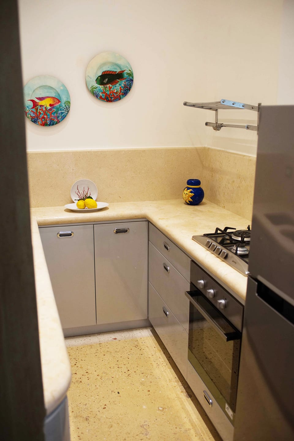 Deluxe Apartment, 1 Bedroom, Kitchenette, City View (Rosso) | Private kitchen | Fridge, coffee/tea maker, cookware/dishes/utensils