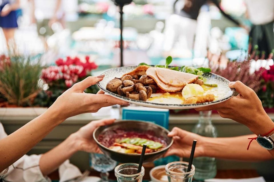 Daily cooked-to-order breakfast for a fee