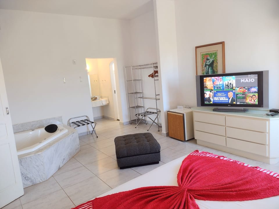 Comfort Double Room, Hot Tub | Television