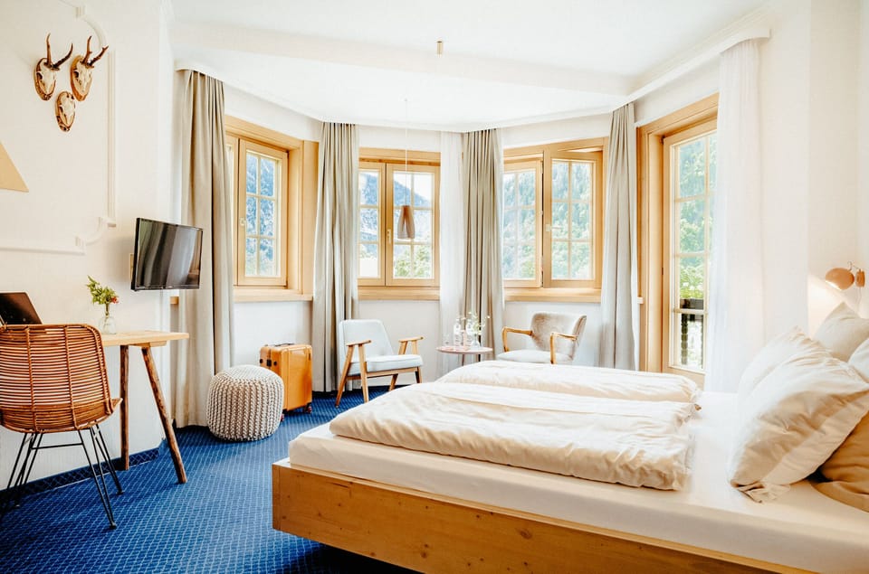 DZ3: Comfort Double Room | Desk, laptop workspace, iron/ironing board (on request), WiFi (free)
