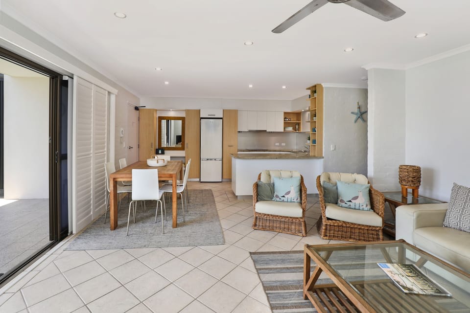 Apt 1 - 2 Bed 2 Bath | In-room dining