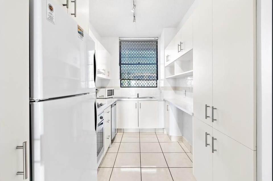 Apartment, 2 Bedrooms | Private kitchen | Fridge, microwave, stovetop, dishwasher
