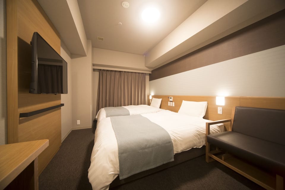 In-room safe, desk, laptop workspace, soundproofing