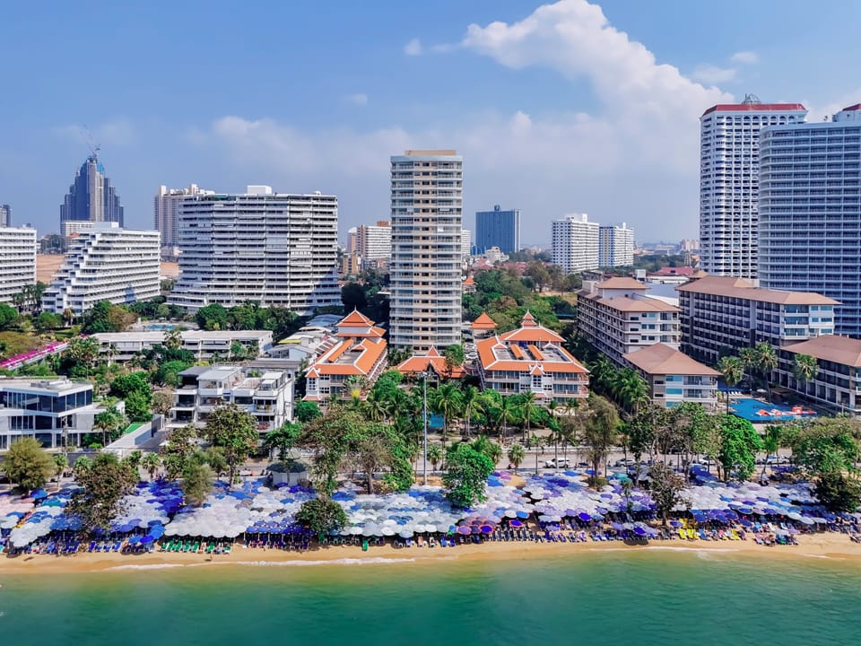 Avalon Beach Resort Pattaya Hotel in Pattaya City