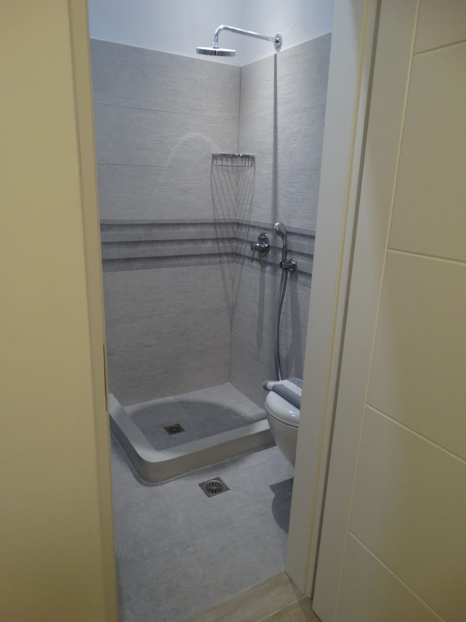 Double Room, Garden View | Iron/ironing board, free WiFi, bed sheets