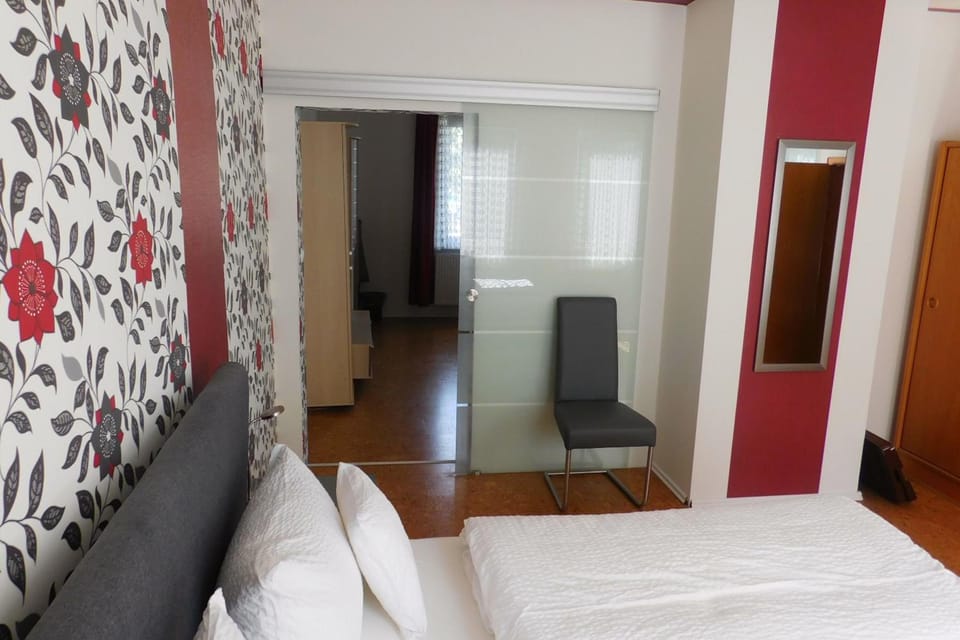 Free cribs/infant beds, free WiFi, bed sheets