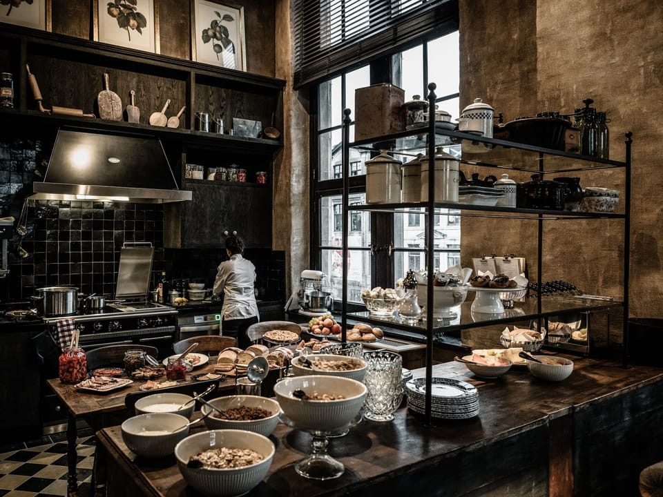 Daily buffet breakfast for a fee