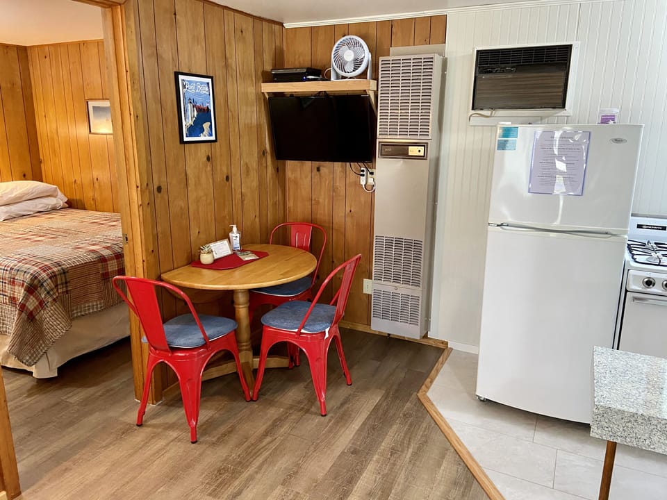 Cabin 9  | Living area | 35-inch flat-screen TV with cable channels, TV, DVD player