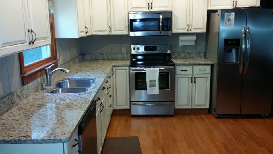 Kitchen, New Stainless Steel Appliances, New Granite Counter tops