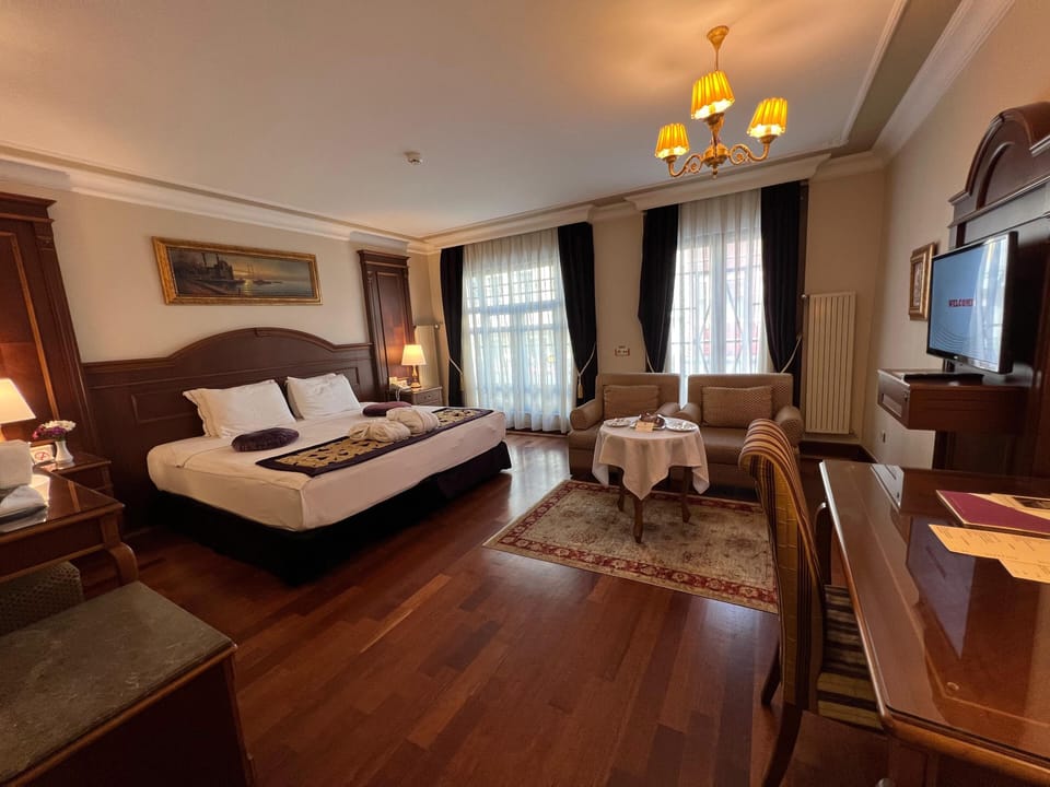 Premium bedding, minibar, in-room safe, desk