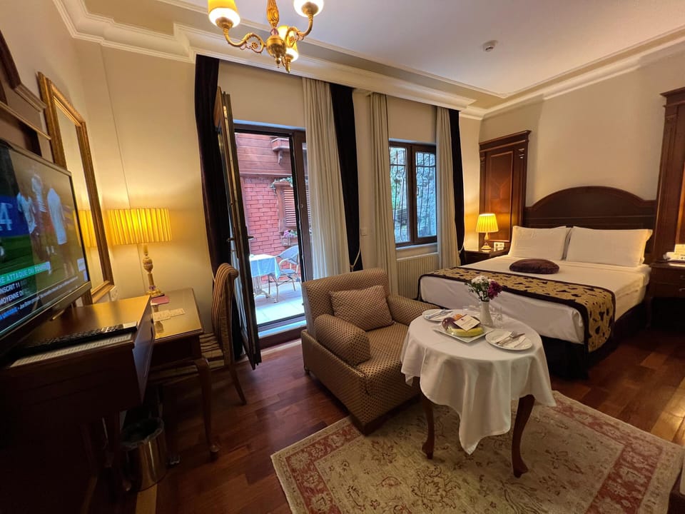 Deluxe Double or Twin Room | Premium bedding, minibar, in-room safe, desk
