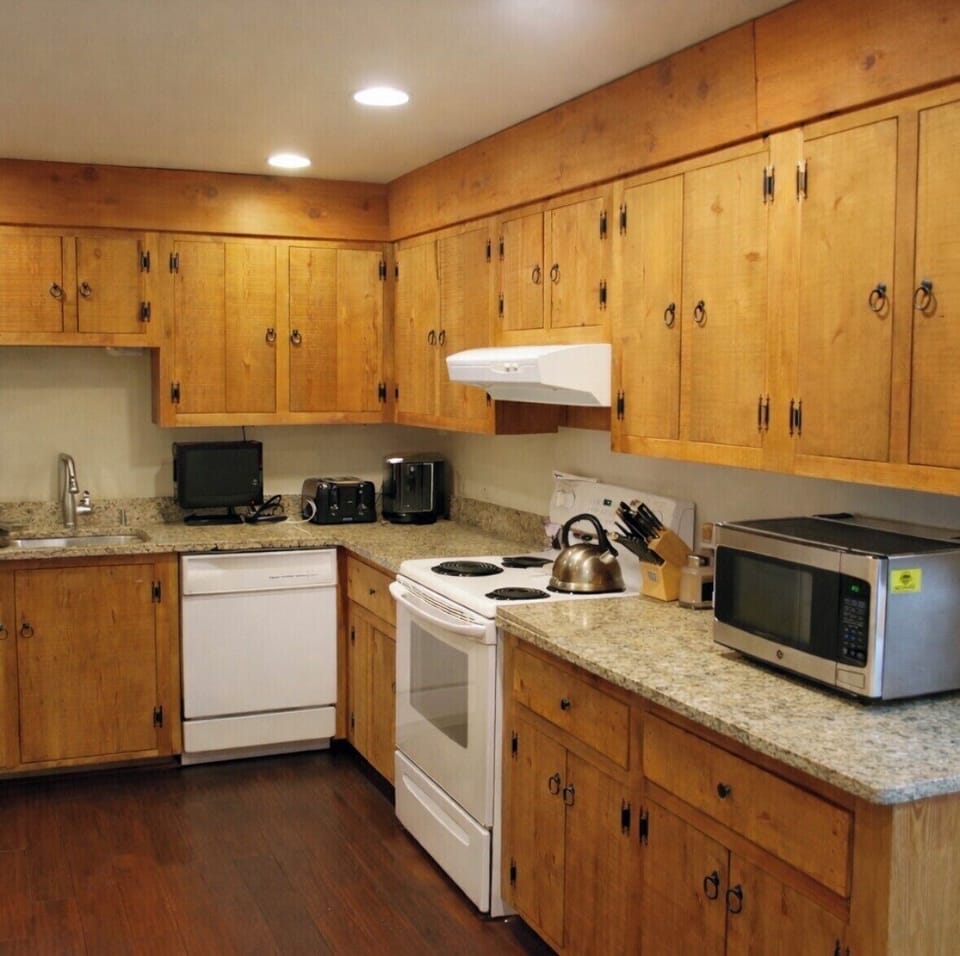 Well equipped kitchen