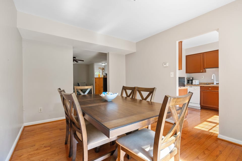 Oak wood Dinnibg Room table sits 8 people