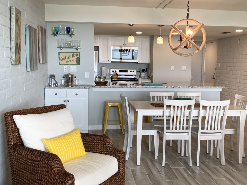 Open area for all to enjoy while cooking, eating or relaxing. 