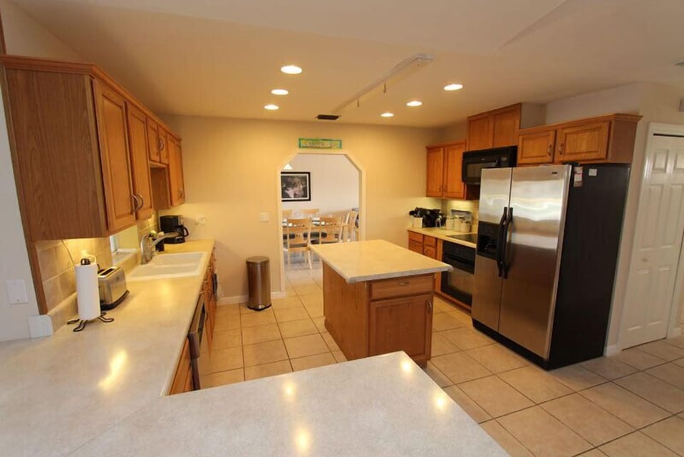 Vacanza Rentals - Villa Bonita kitchen