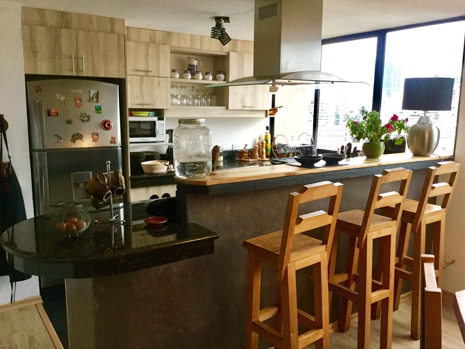  kitchen & bar