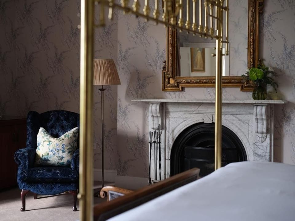 Manor House Suite | Hypo-allergenic bedding, in-room safe, desk, blackout drapes