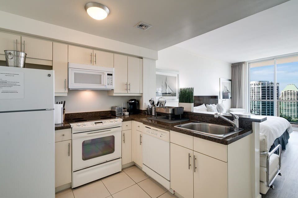 Full kitchen!