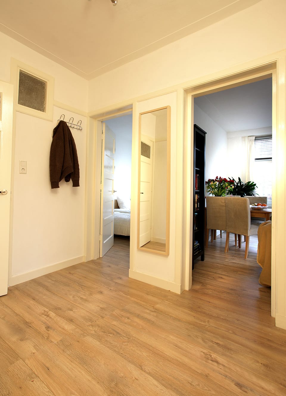 Hall with acces to bedroom and living room