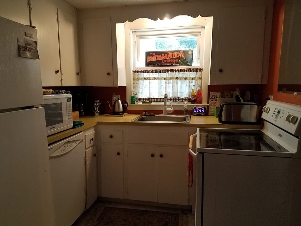 Full kitchen. 