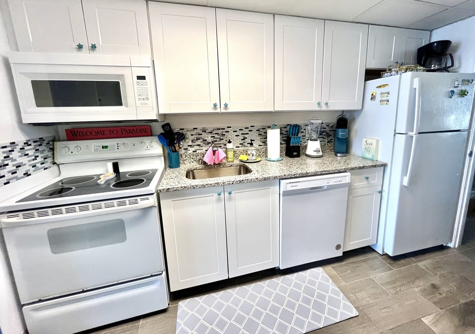 Remodeled Kitchen - range, microwave, full sink, fridge/icemaker, dishwasher