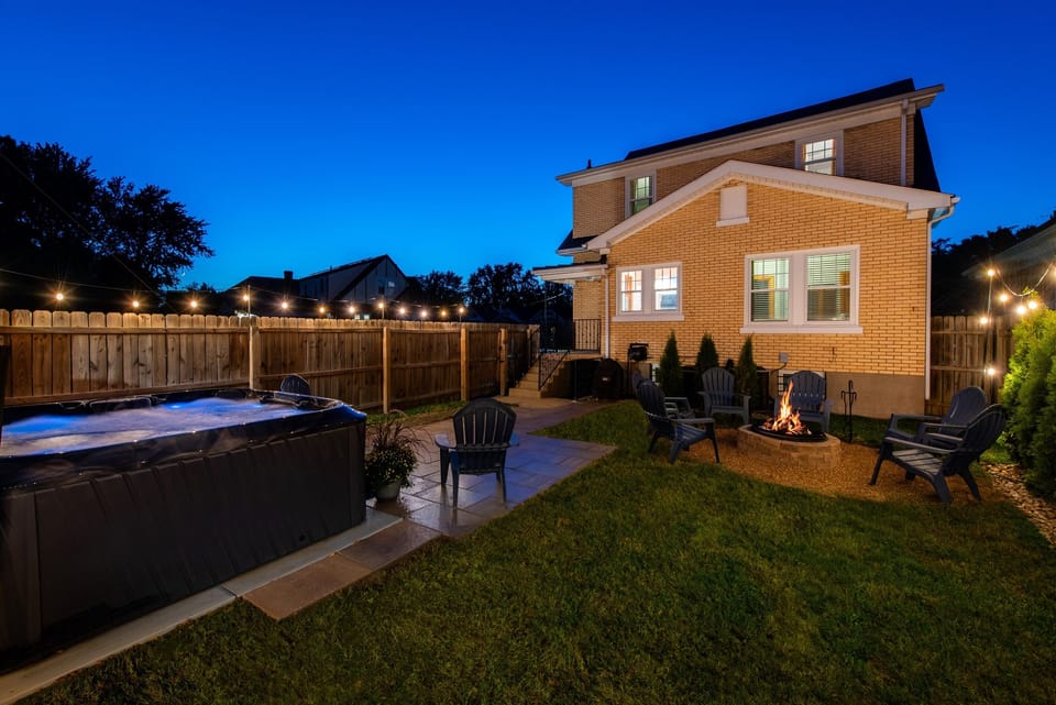 Private hot tub + fire pit