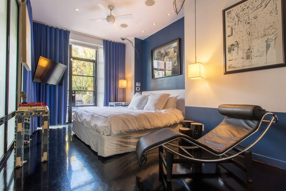 Bedroom King Bed w private entrance to Terrace
