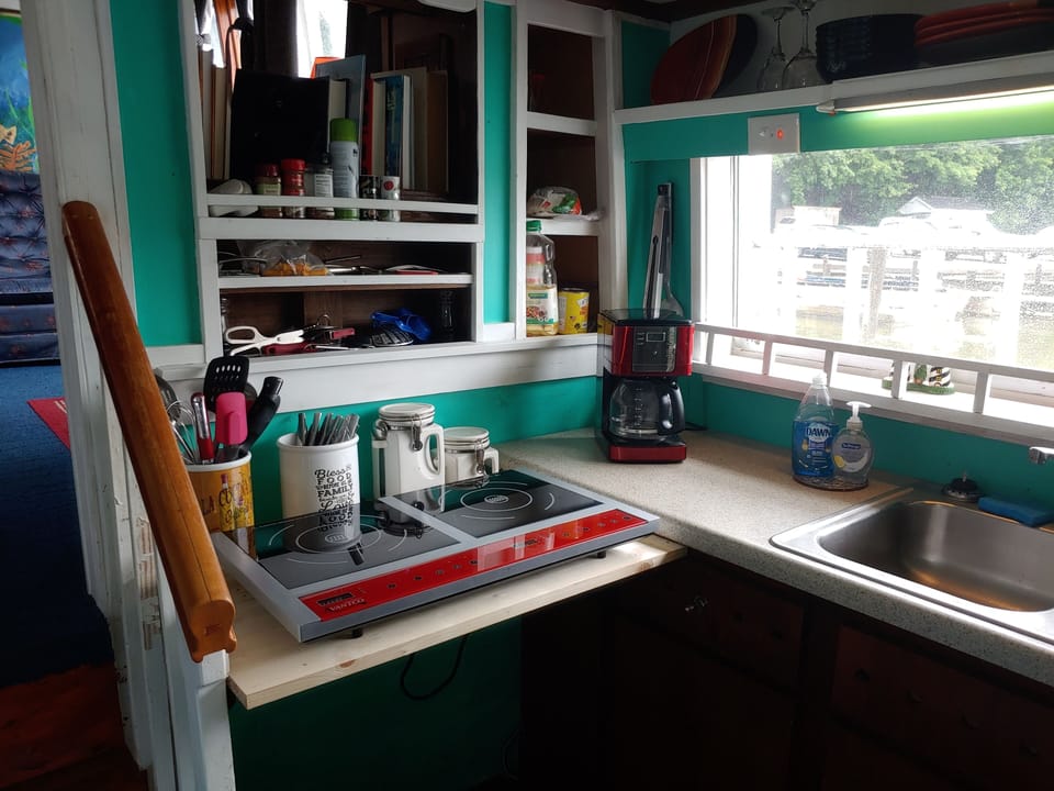 Safe induction cooktop