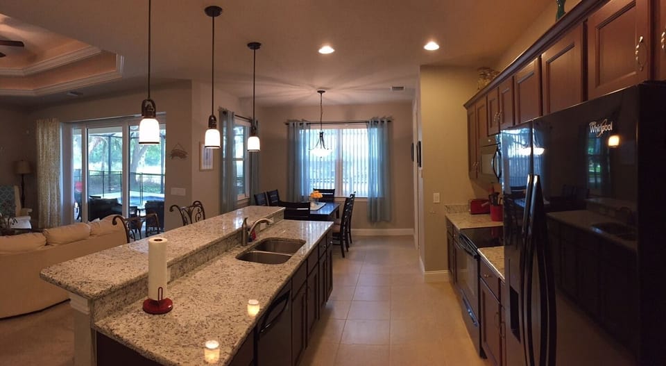 Fully equipped kitchen. 