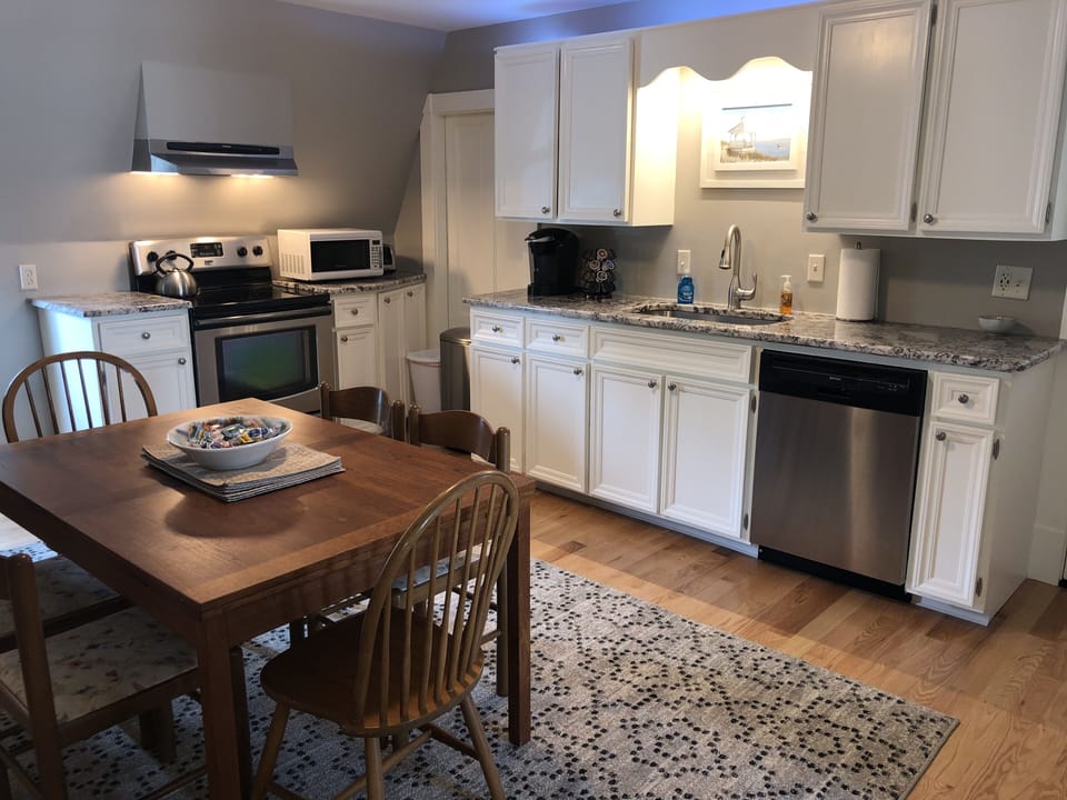 New granite countertops, full kitchen supplies and owner can provide other items