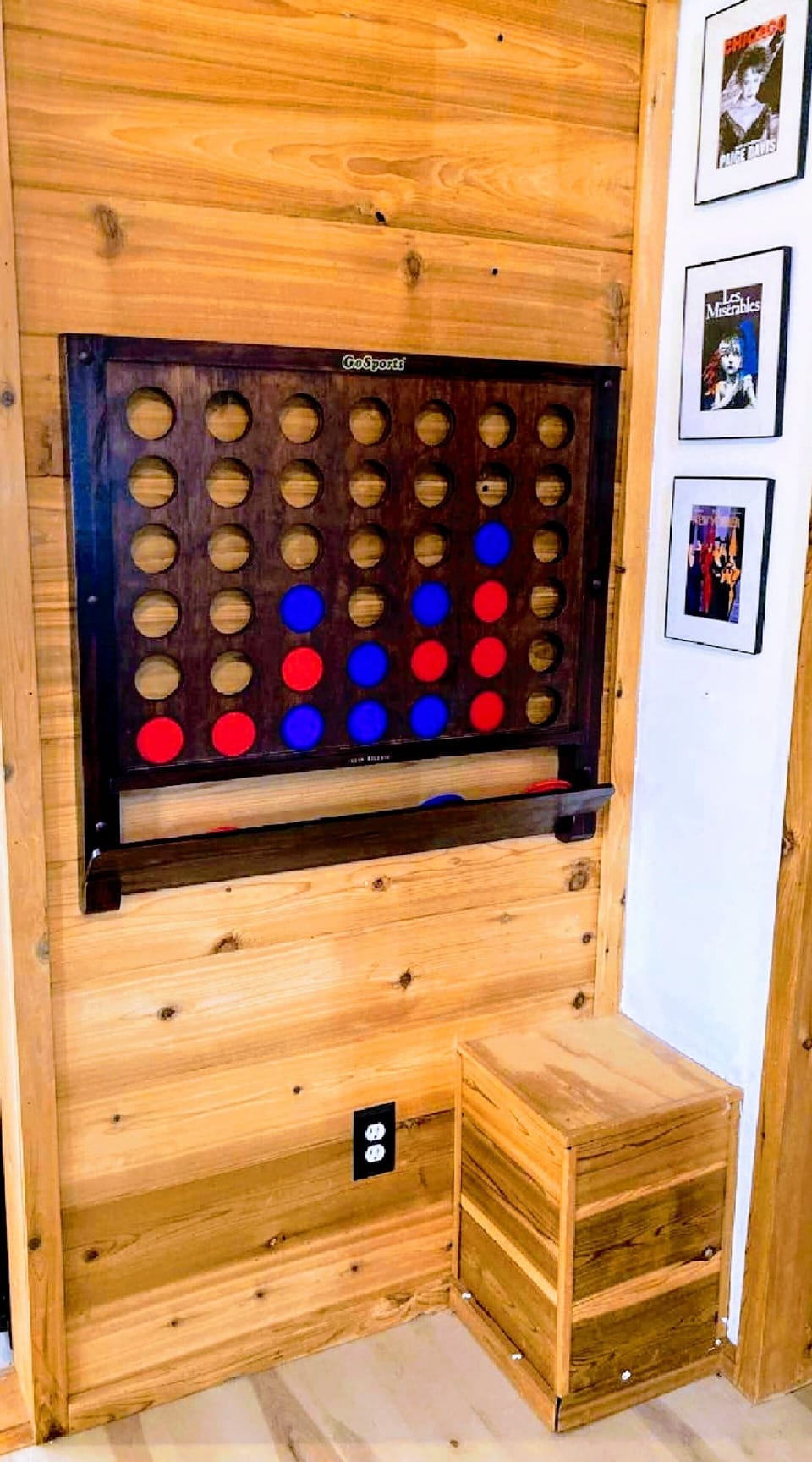 Enjoy a game of JUMBO CONNECT FOUR!!