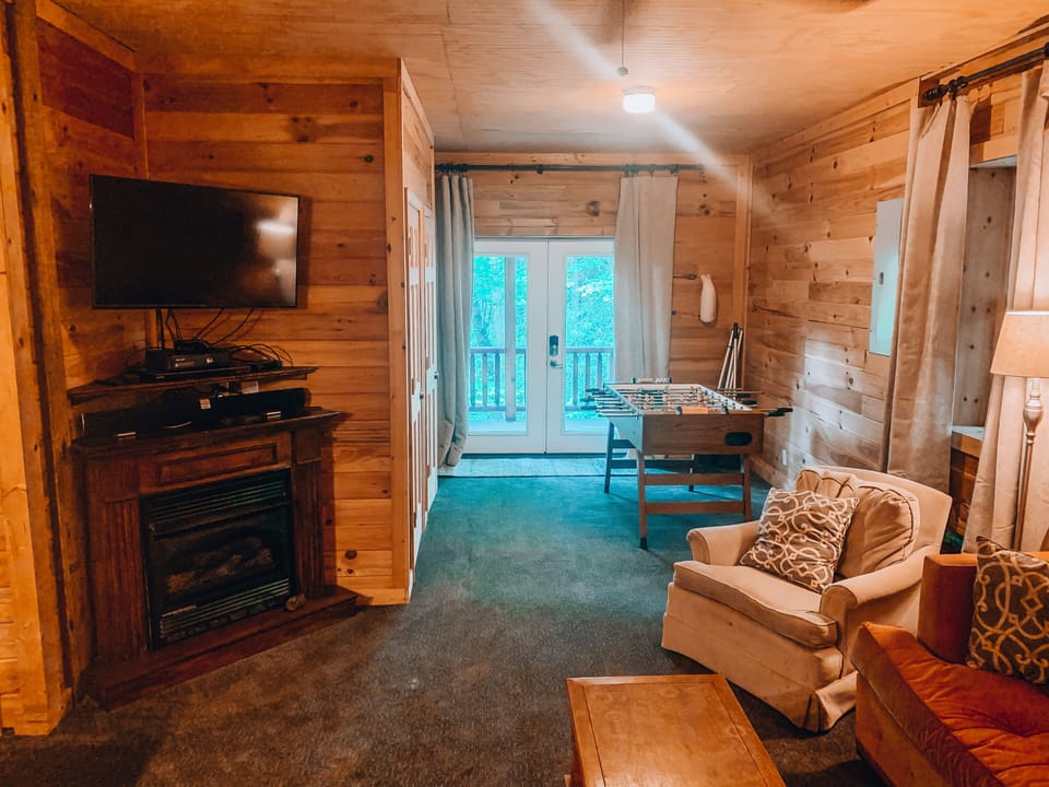 Game Room with TV & Fireplace