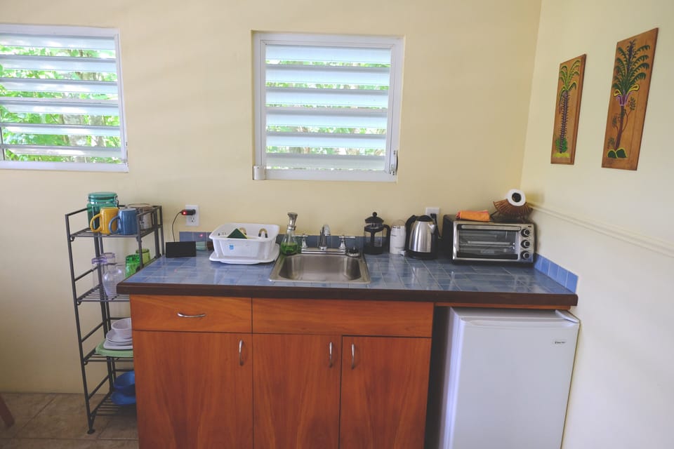 Casita Verde kitchenette