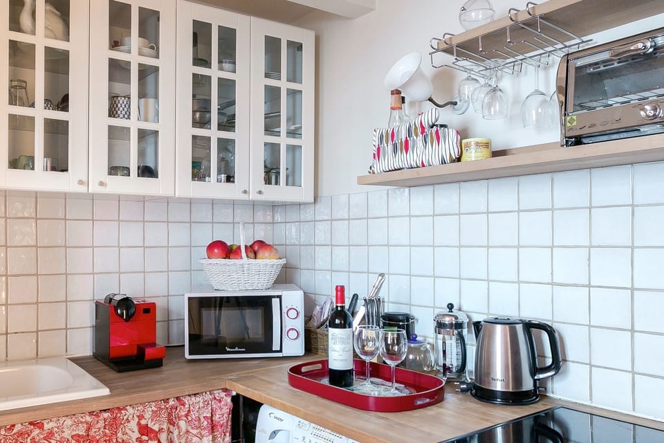 Well equipped kitchen.