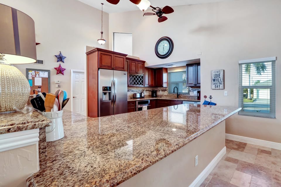 Vacanza Rentals - Villa Citrus kitchen