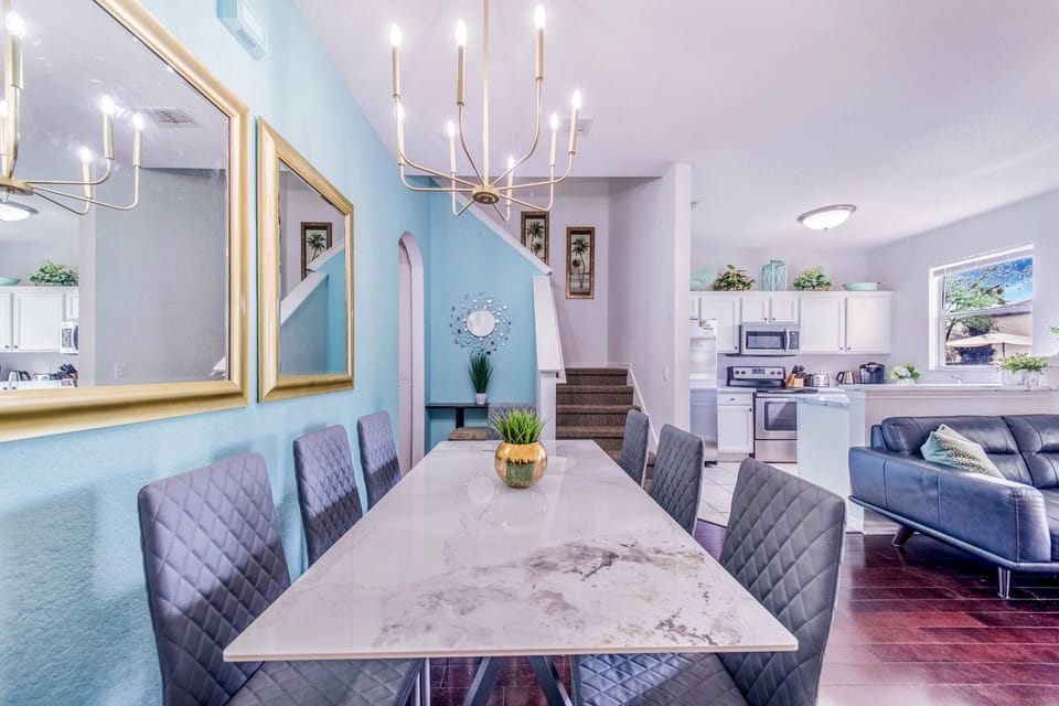 Stylish dining for 8 people