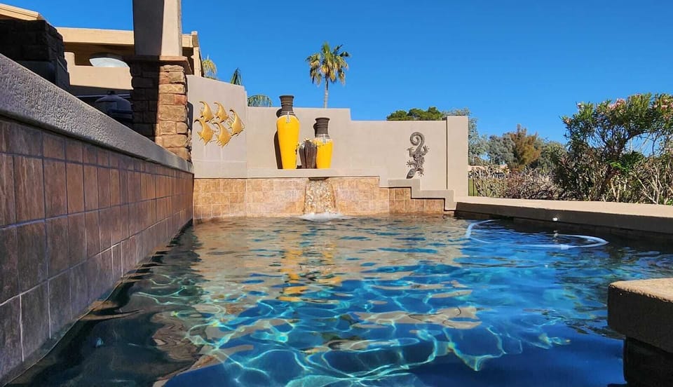 Amazing views of the golf course and lake. Swimming pool Heating optional,  fee required