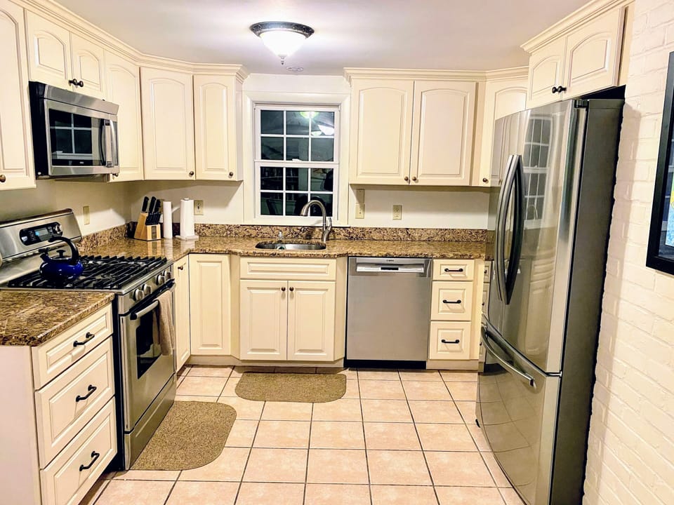 Updated kitchen with Bosch appliances