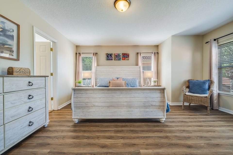 Master Suite with Walking Closet