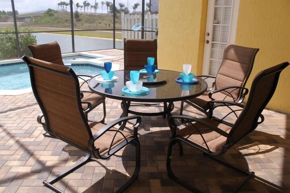 Enjoy the drinks and cool off in the pool.