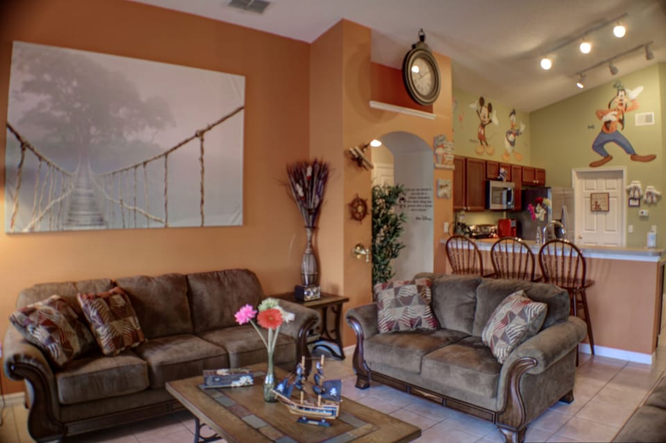 Large living room   Open concept on kitchen and dining to maximize interaction