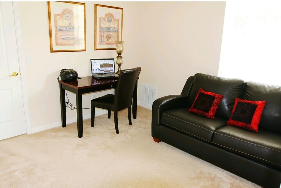Separate office / Library