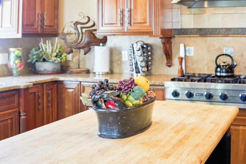 Spectacular gourmet kitchen equipped with professional appliances.